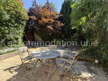 Very private mature south-facing back garden